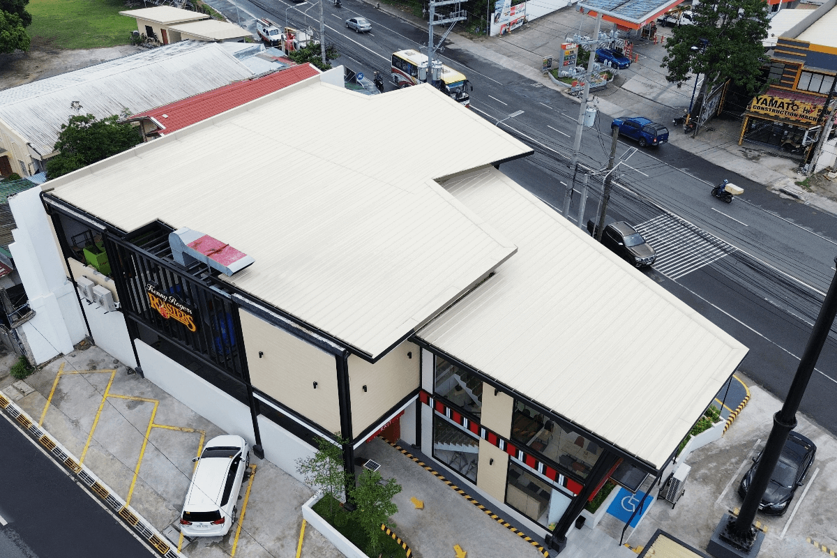 Metalink's insulated roof panels on a project