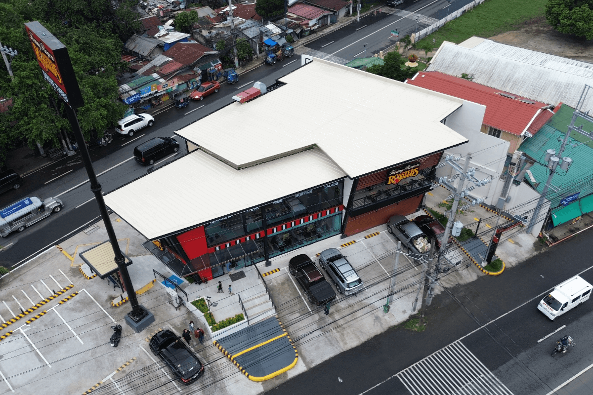 Our cream insulated panels at Kenny Roger's Roasters
